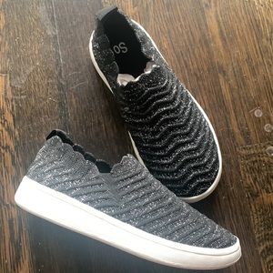 So brand knit stretchy sneakers